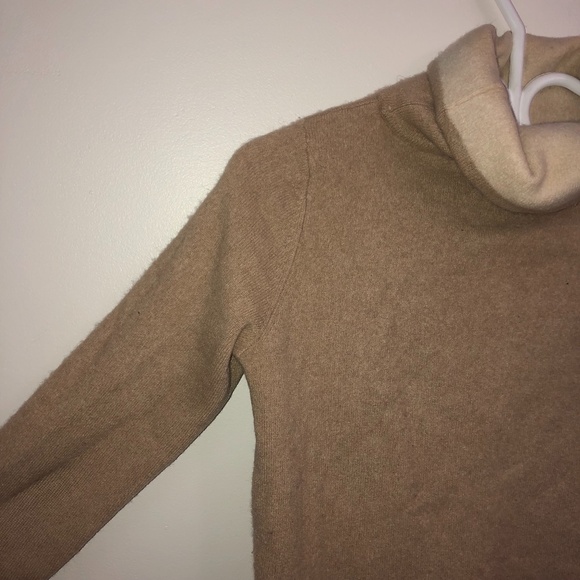 Vintage Cashmere Women’s Sweater - Picture 2 of 3